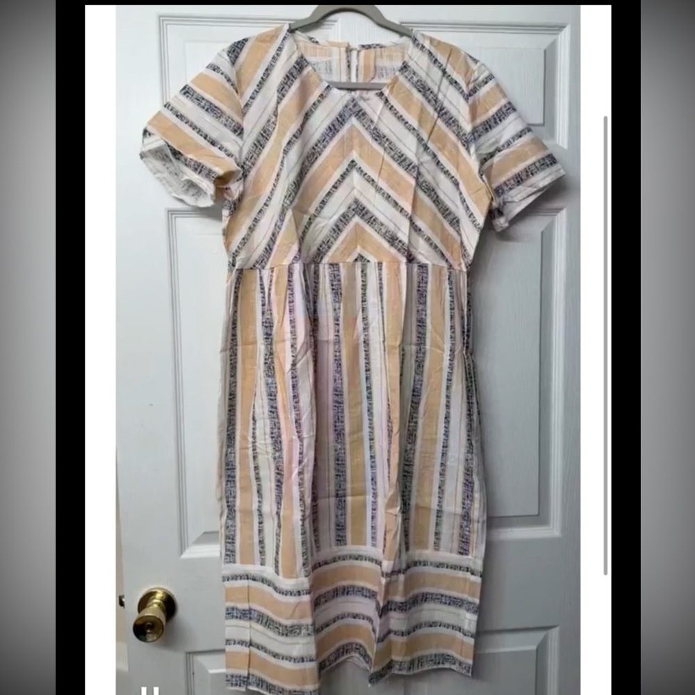 Women’s Large Pioneer Dress - Picture 2 of 2